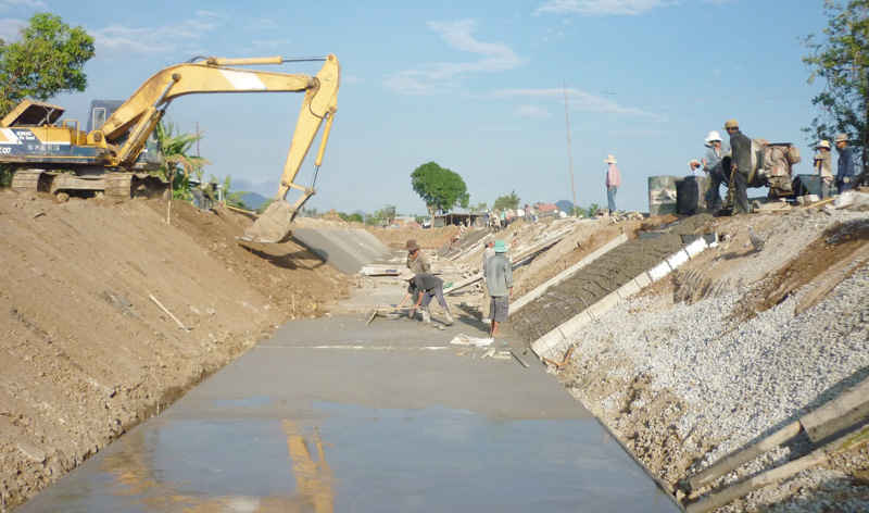 Xây dựng kênh thủy lợi